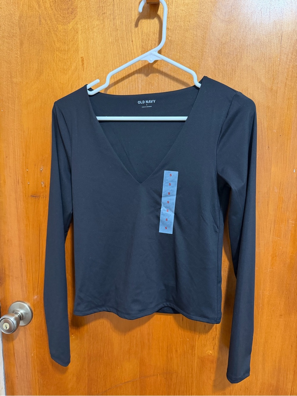 Old Navy Black V-Neck Long Sleeve Women's Top